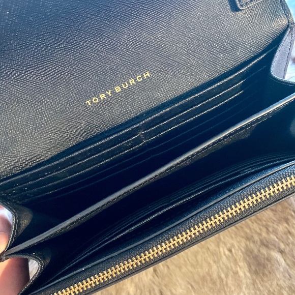 ❌SOLD❌ Tory Burch night purse - Picture 2 of 3